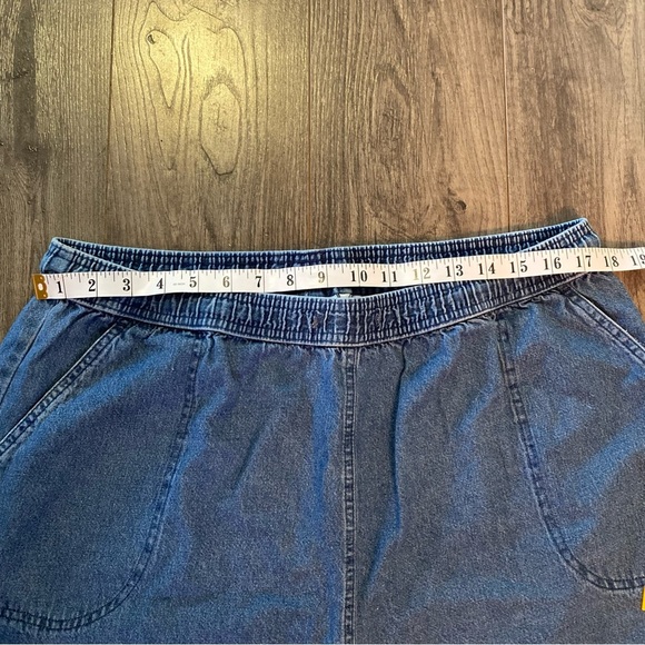 Vintage jean shorts mom style elastic waist denim shorts embroidered fish detail - Picture 6 of 11
